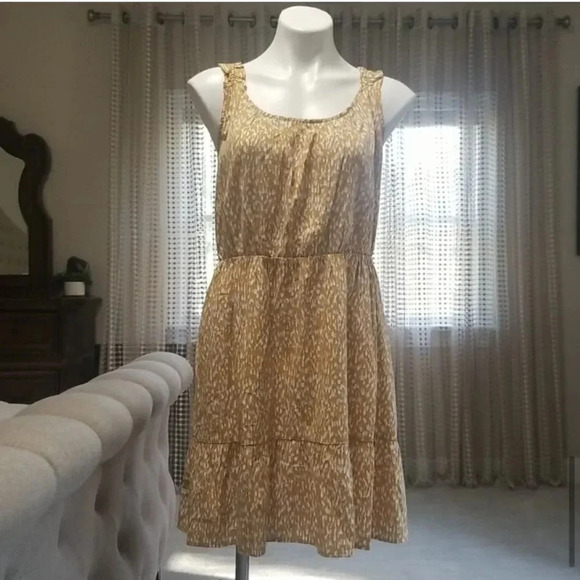 Banana Republic Fit-and-Flare Dress - Picture 10 of 12